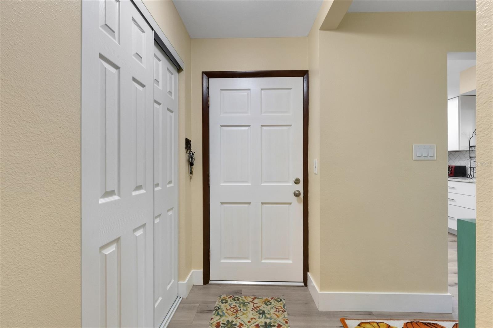 112 ELMWOOD CIR #112 — photo 7