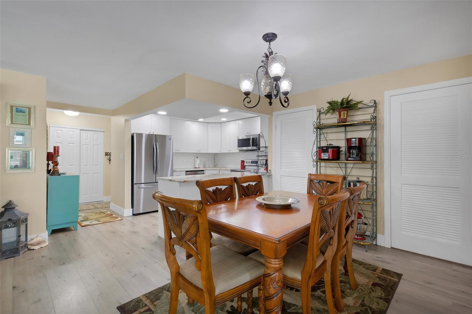 112 ELMWOOD CIR #112 — photo 12