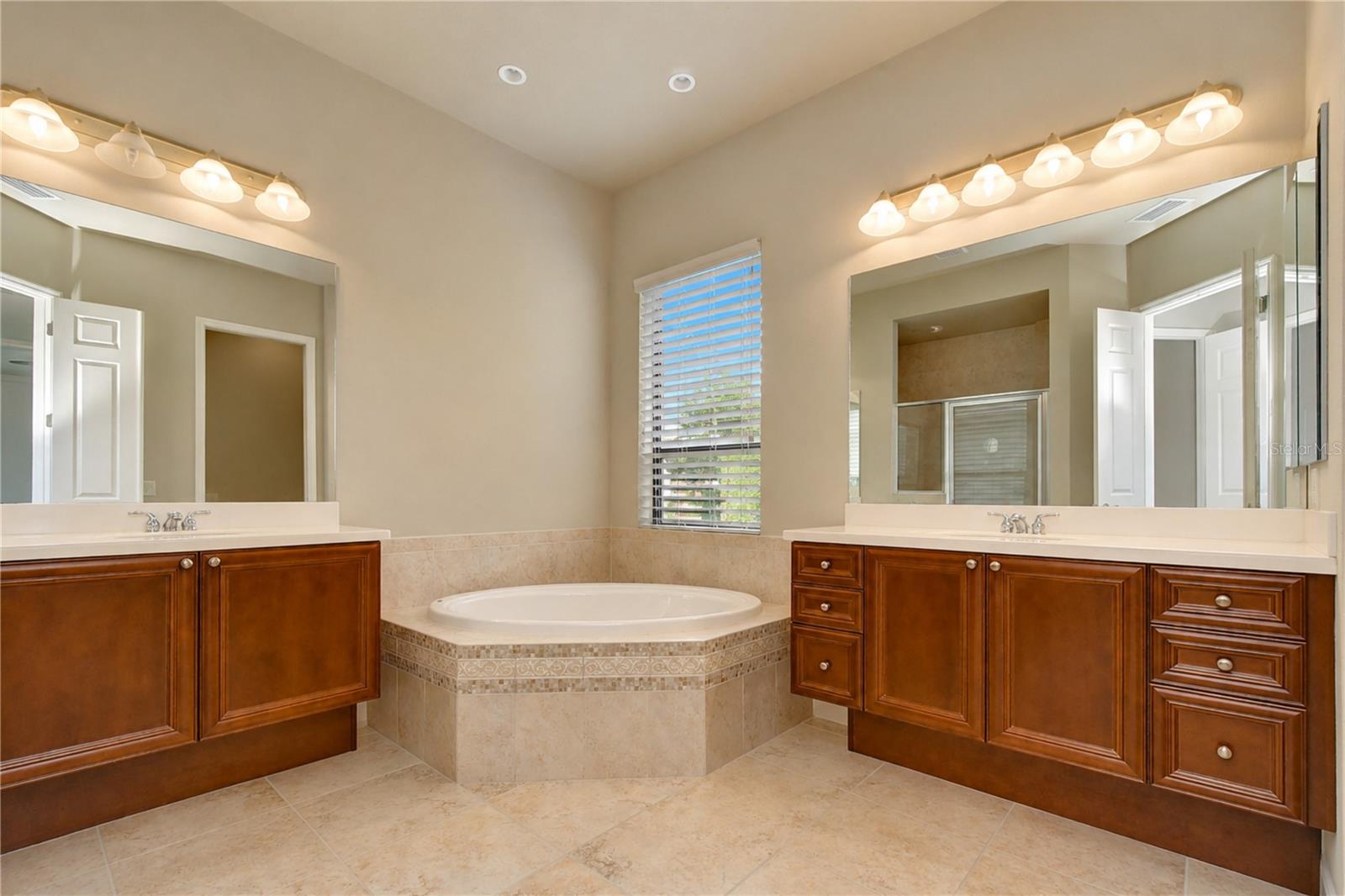 20622 BROADWATER DR — photo 14