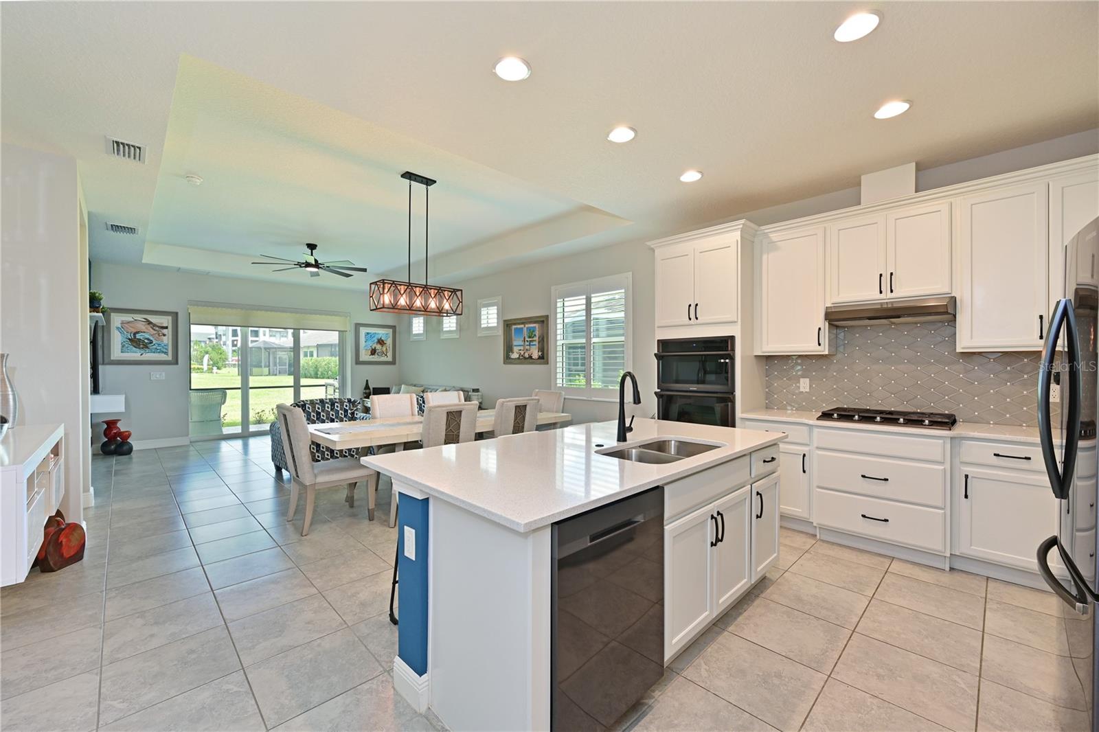 10715 KLEE AVE — photo 2