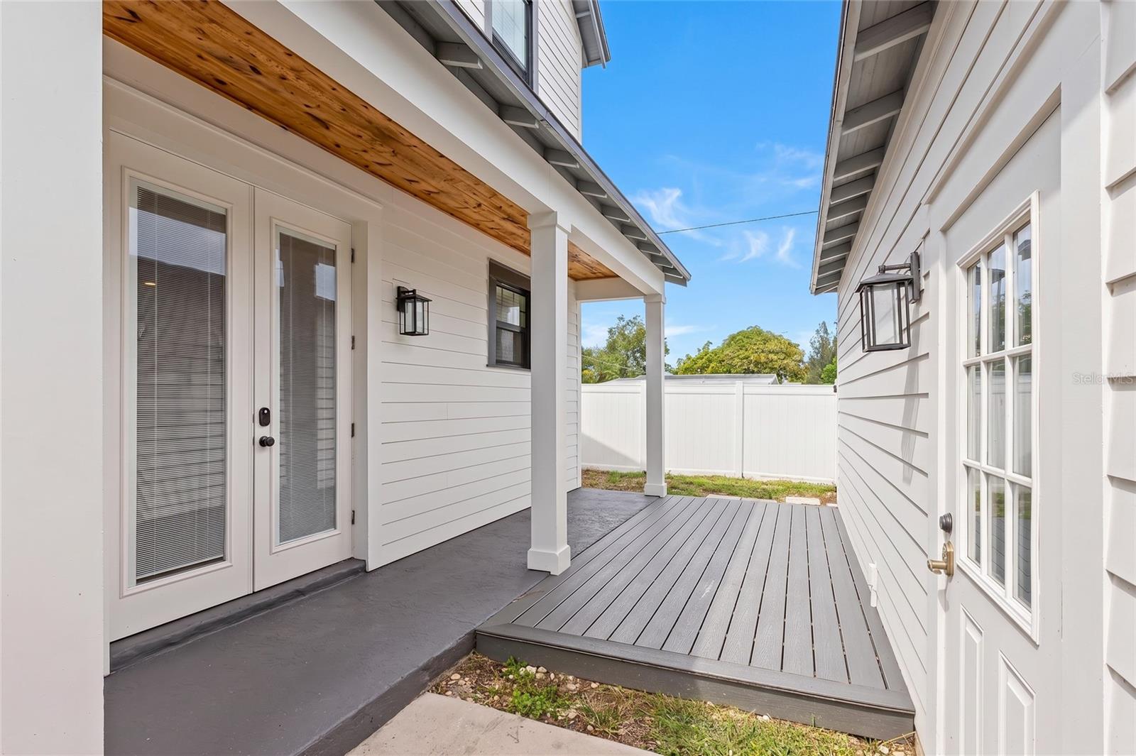 3923 W GRAY ST — photo 32