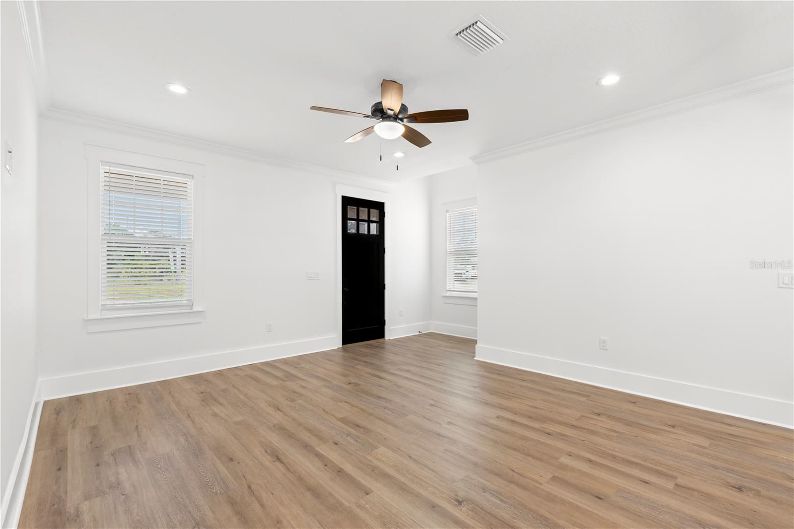 3923 W GRAY ST — photo 12