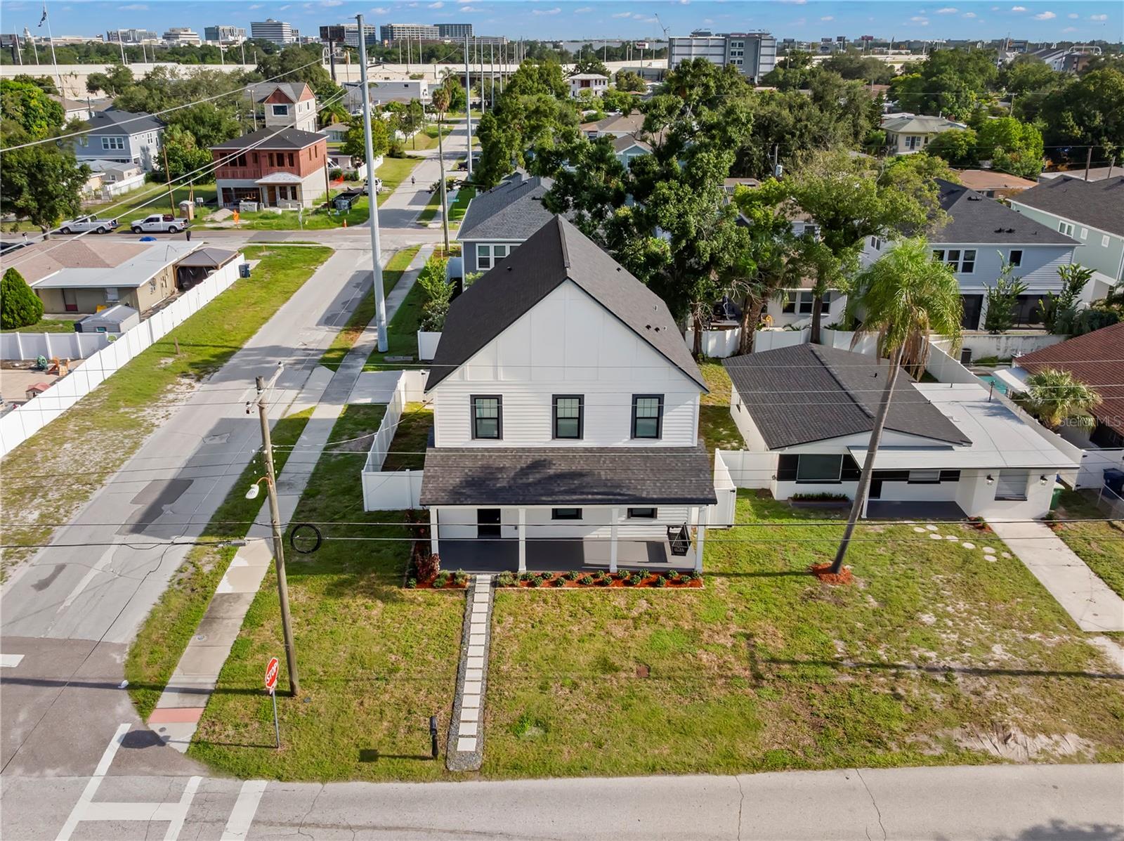 3923 W GRAY ST — photo 47