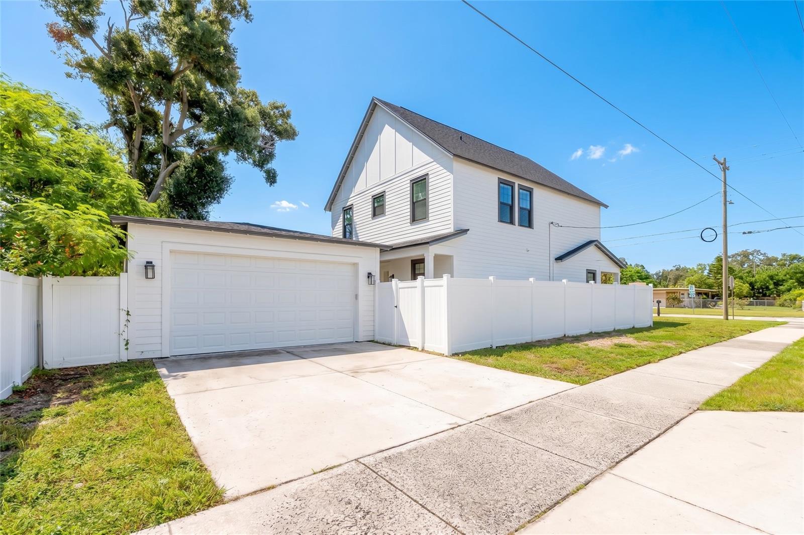 3923 W GRAY ST — photo 38