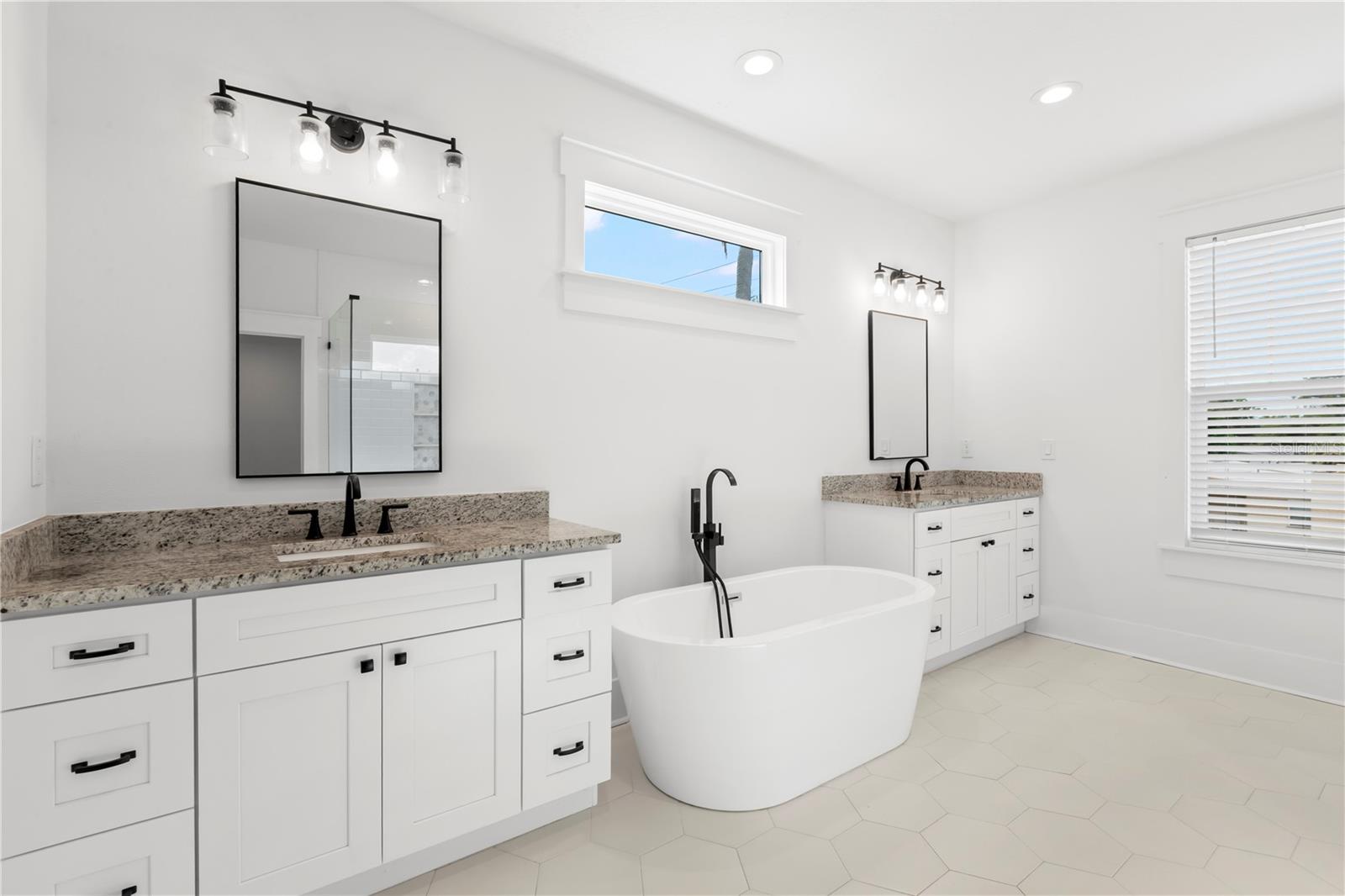 3923 W GRAY ST — photo 27