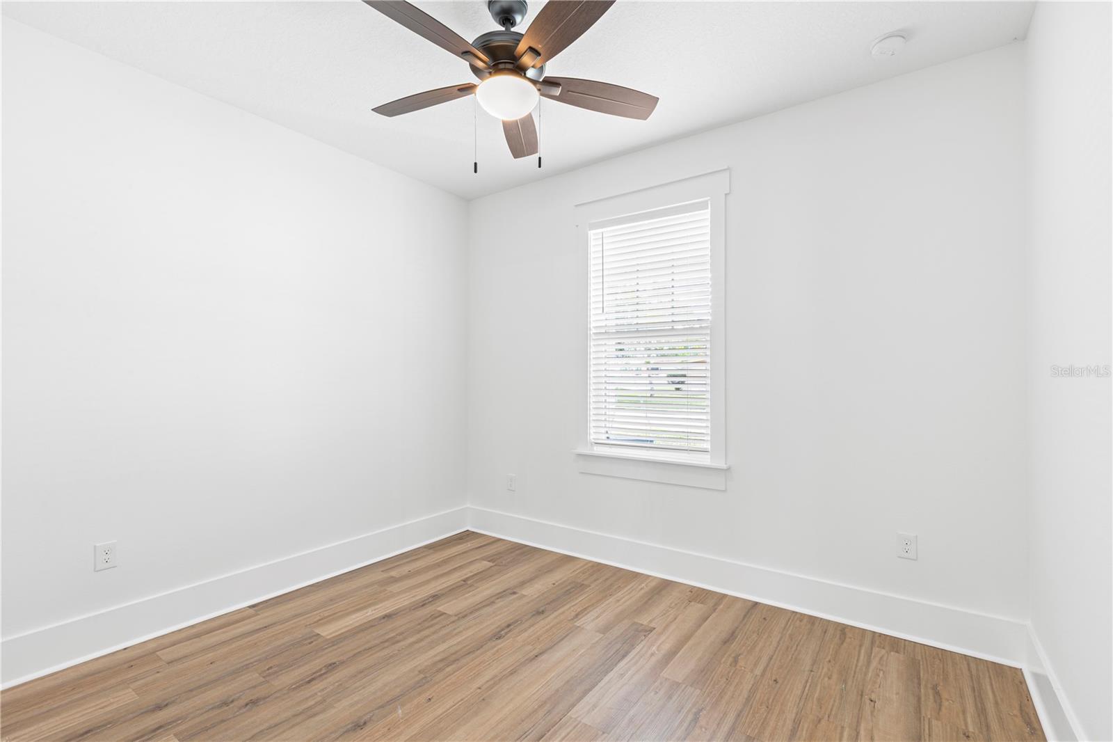 3923 W GRAY ST — photo 13