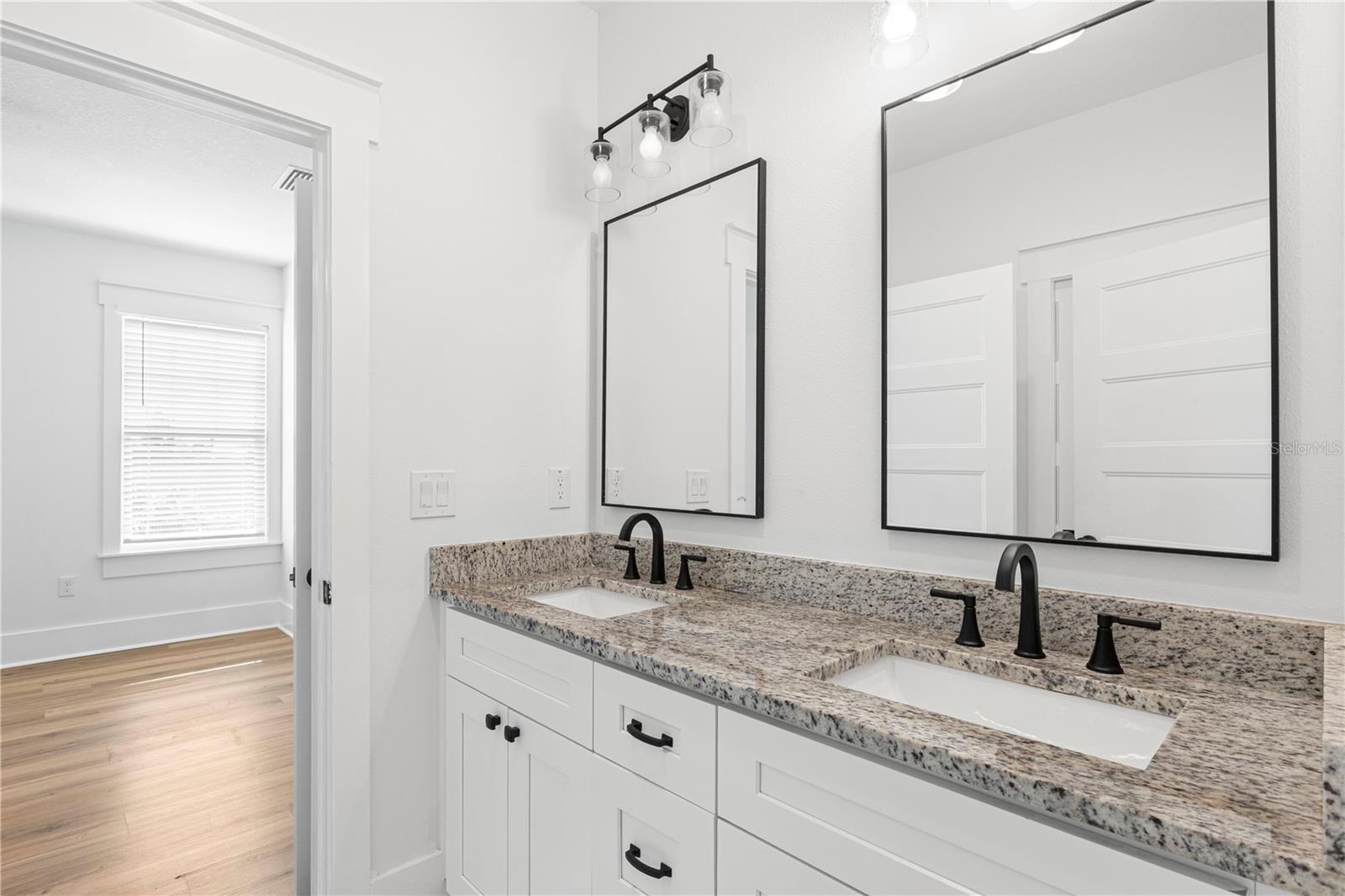 3923 W GRAY ST — photo 23