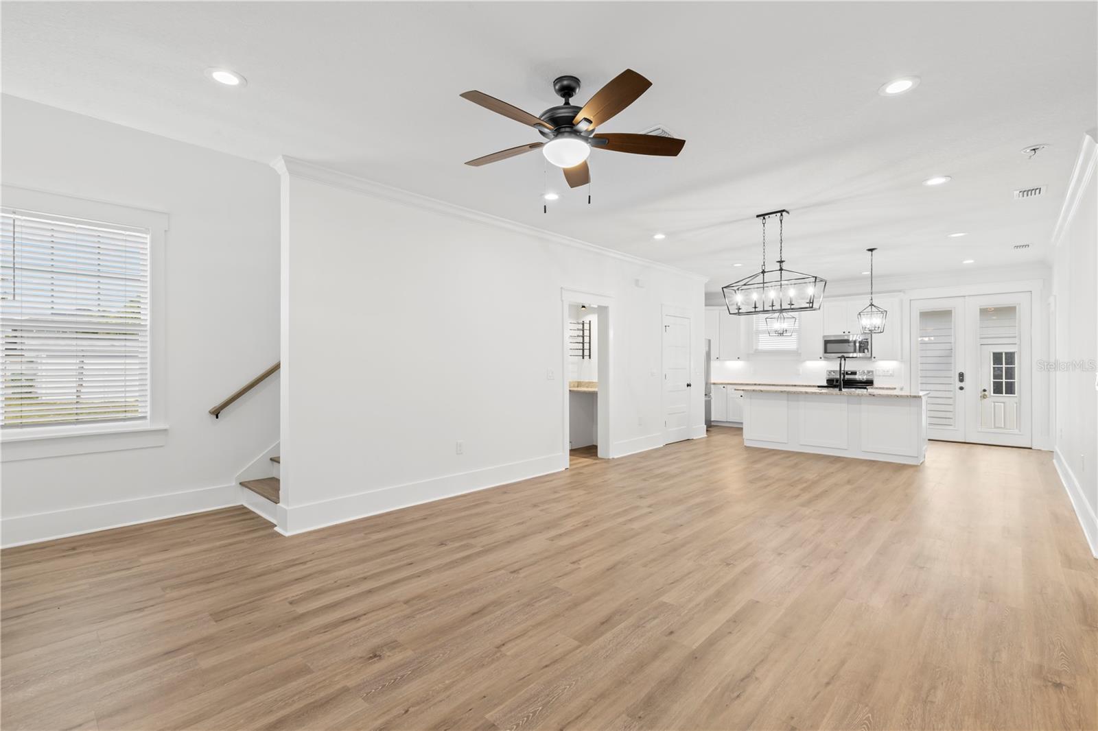 3923 W GRAY ST — photo 9