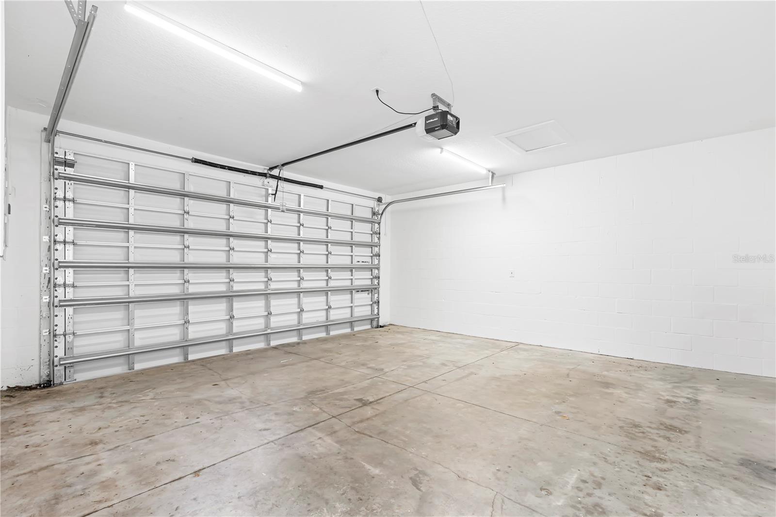 3923 W GRAY ST — photo 37