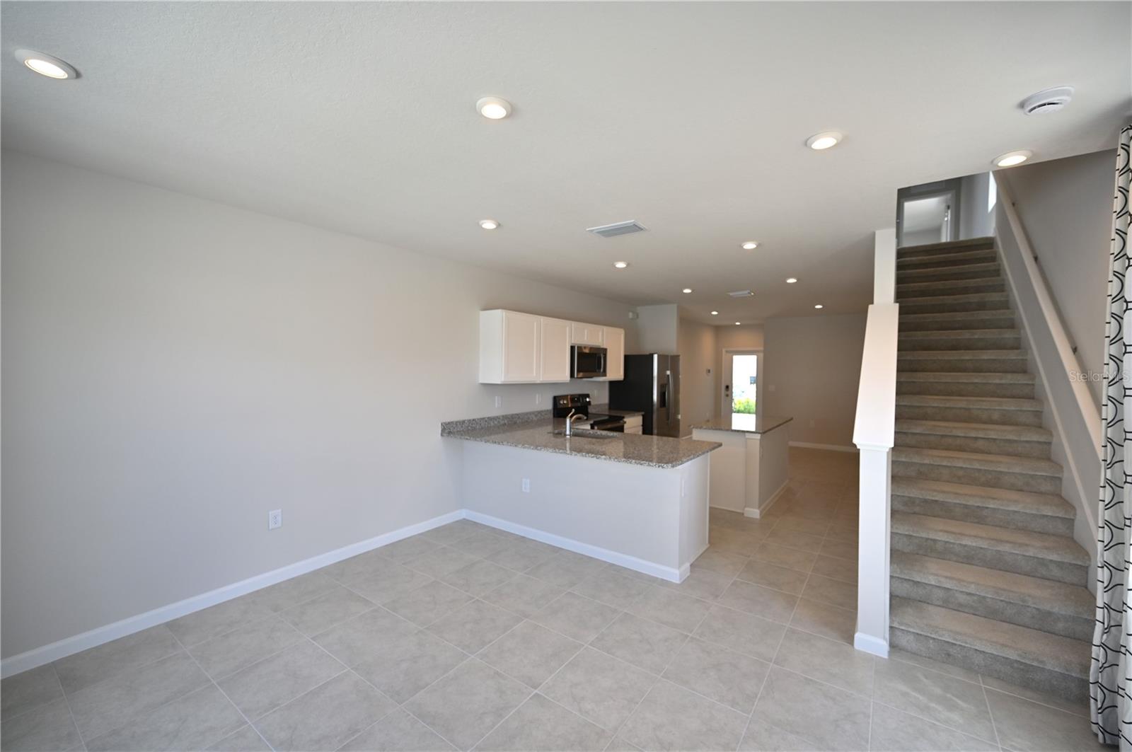 14261 CRIMSON AVE — photo 9