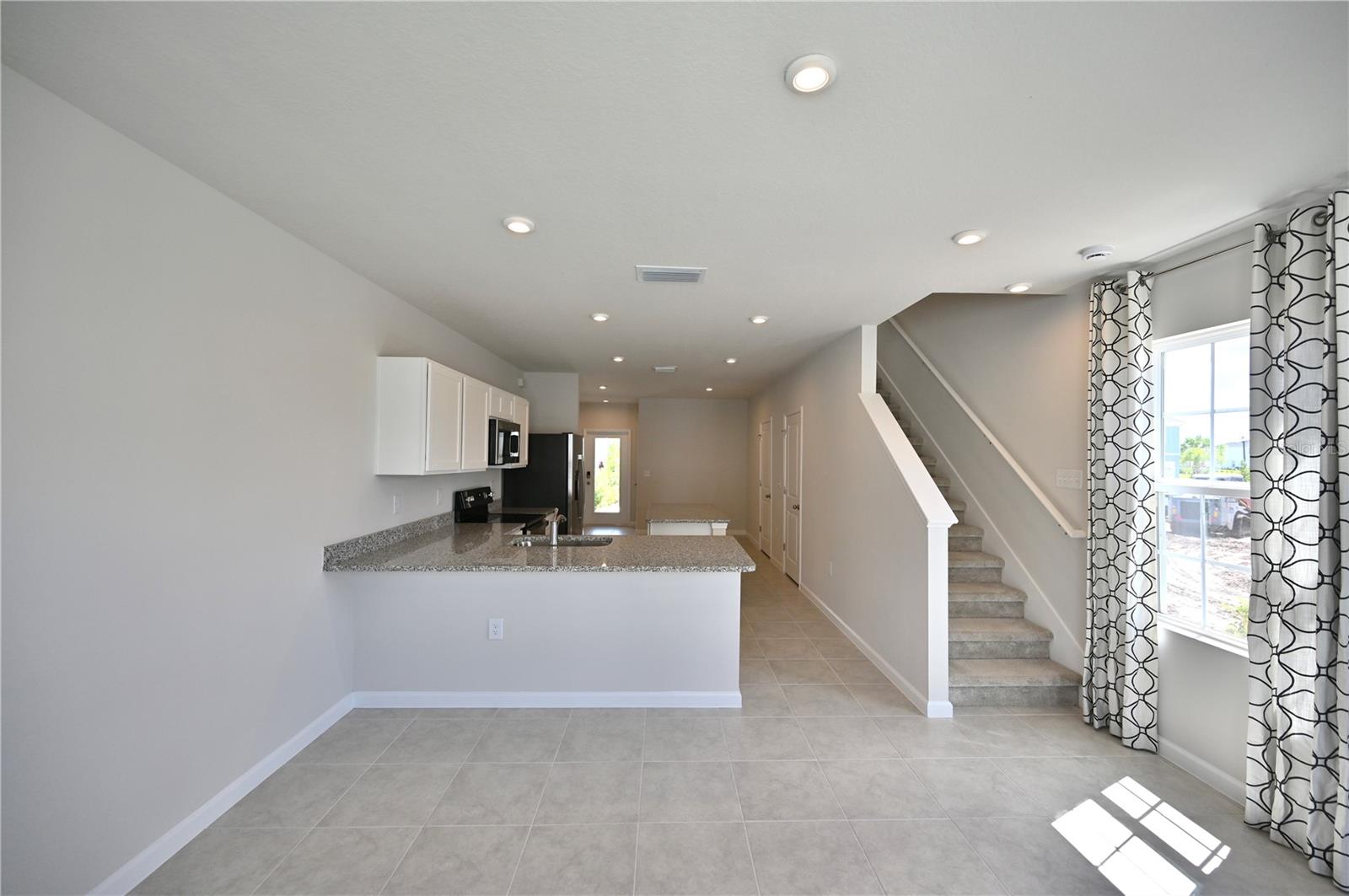 14261 CRIMSON AVE — photo 8
