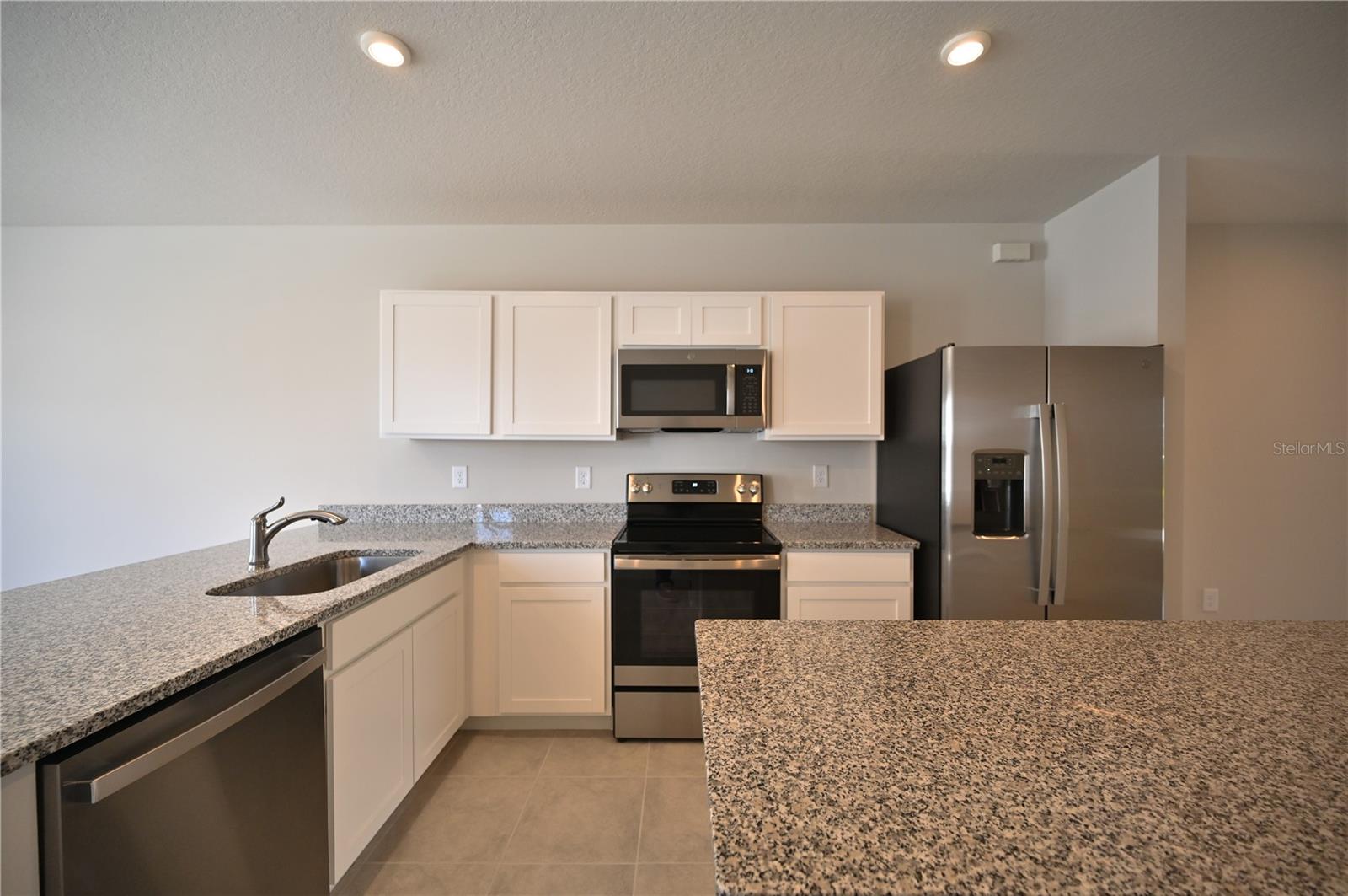 14261 CRIMSON AVE — photo 12