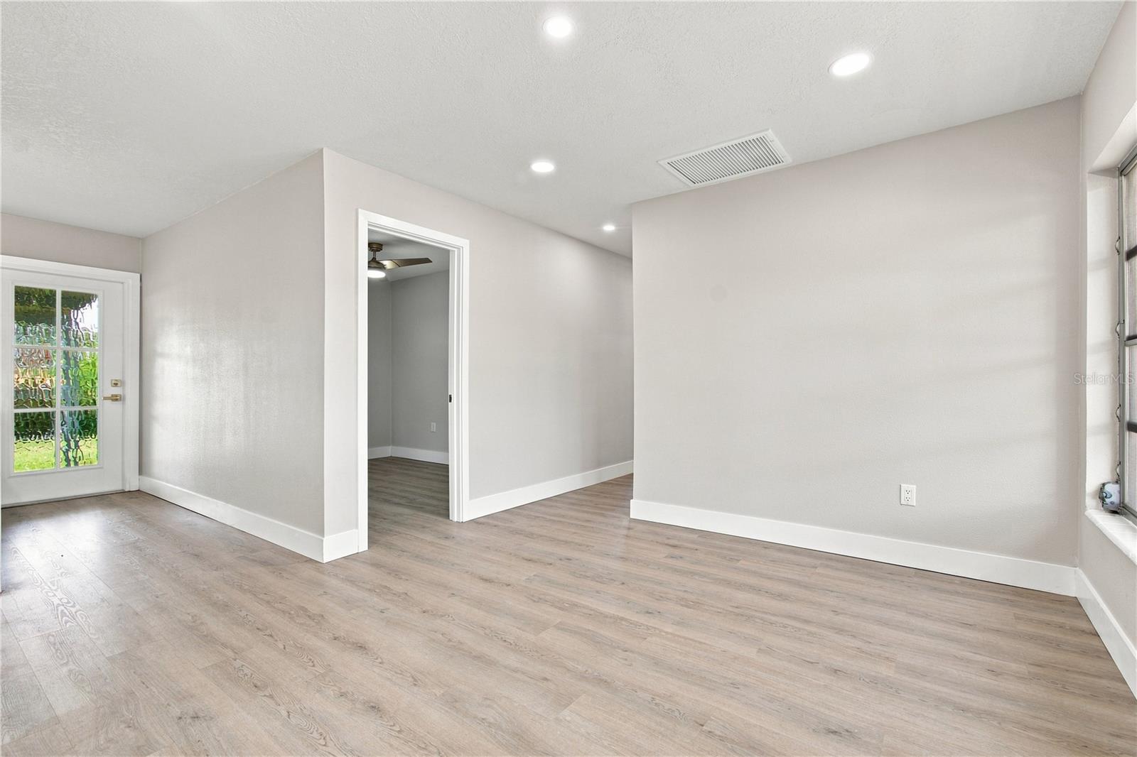 1250 MAGNOLIA DR — photo 4