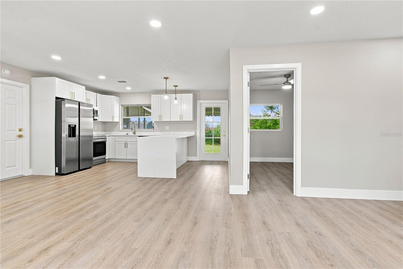 1250 MAGNOLIA DR — photo 5