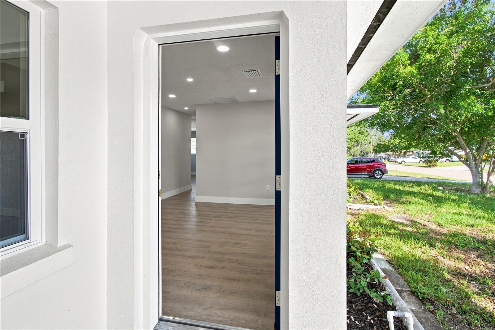 1250 MAGNOLIA DR — photo 3