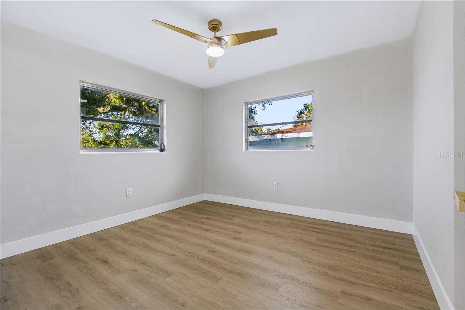 1250 MAGNOLIA DR — photo 14