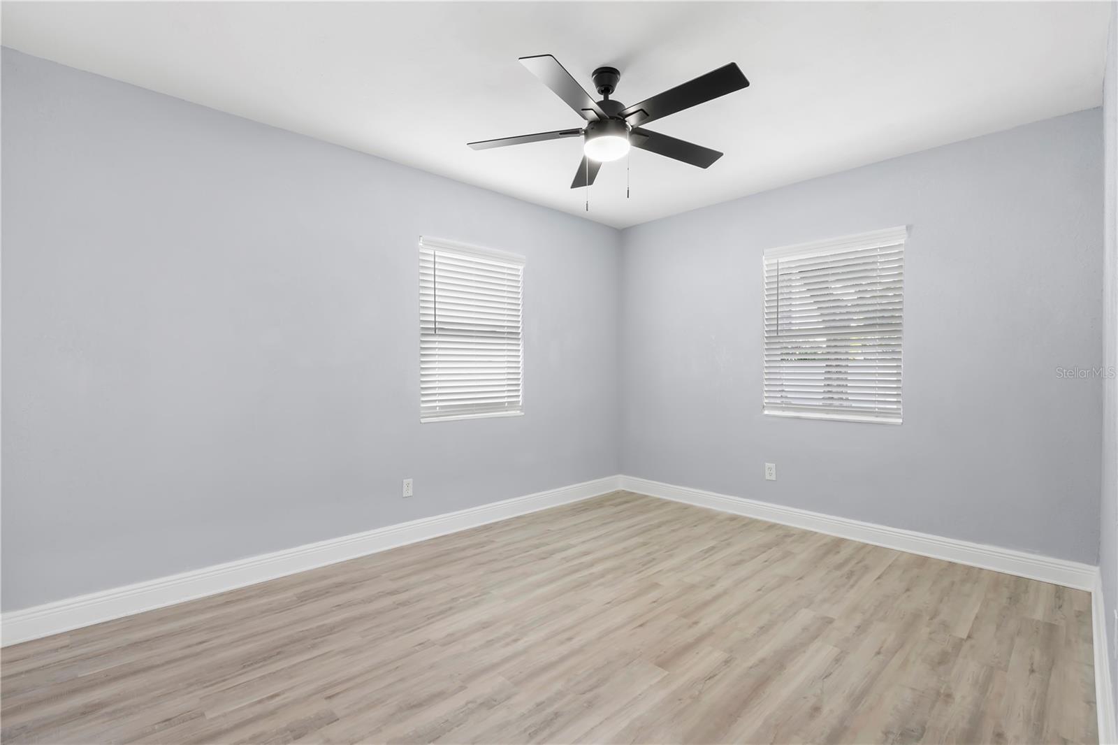3921 W GRAY ST — photo 10