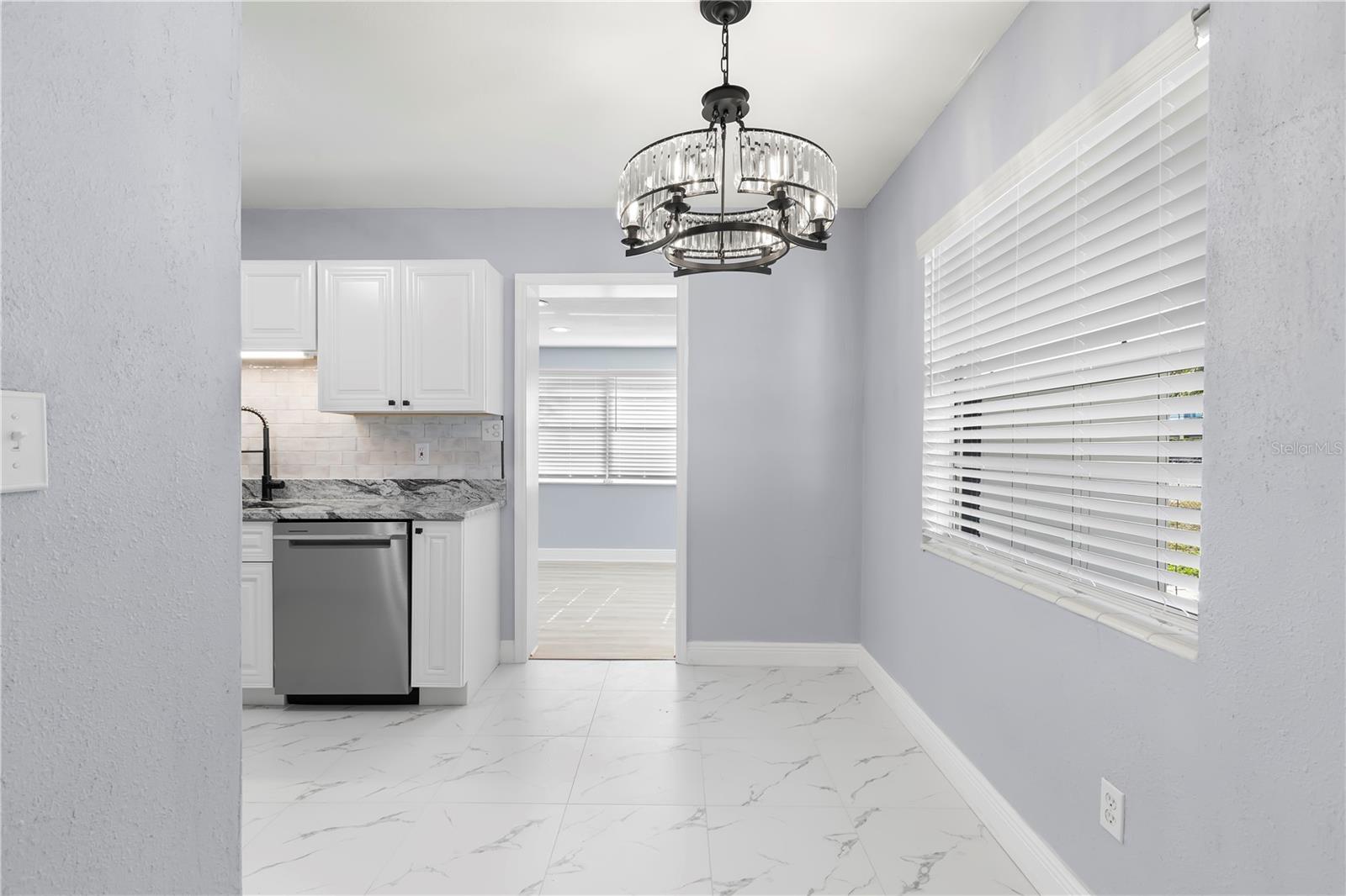 3921 W GRAY ST — photo 5