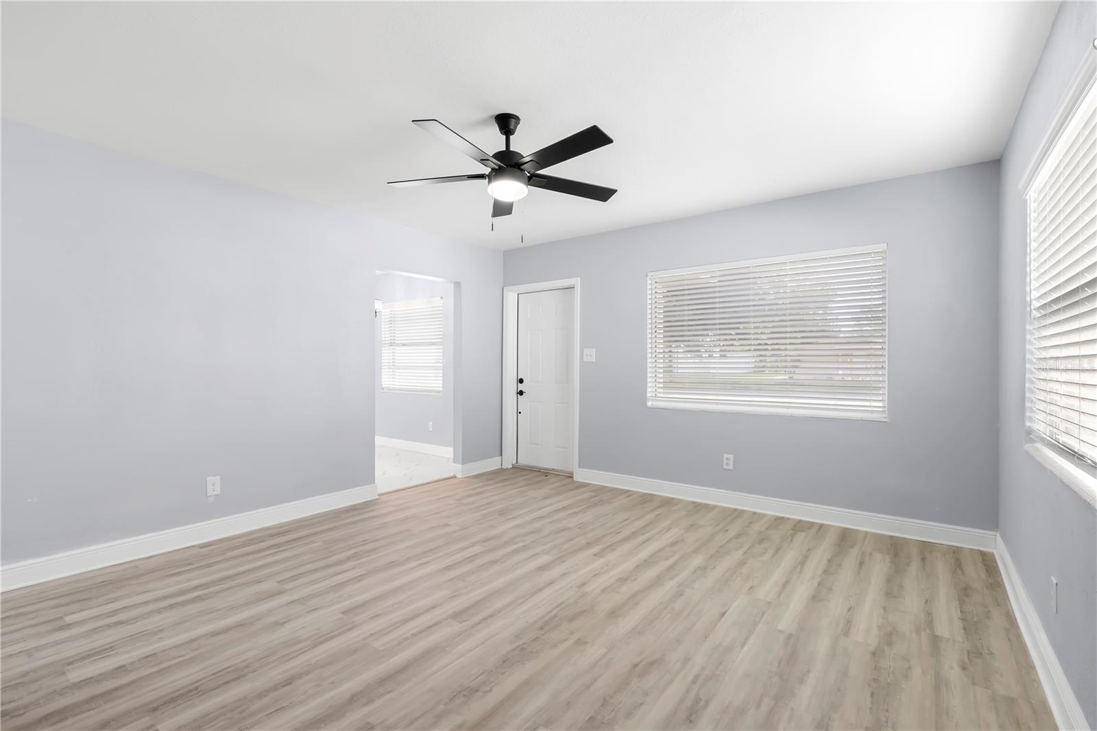 3921 W GRAY ST — photo 19