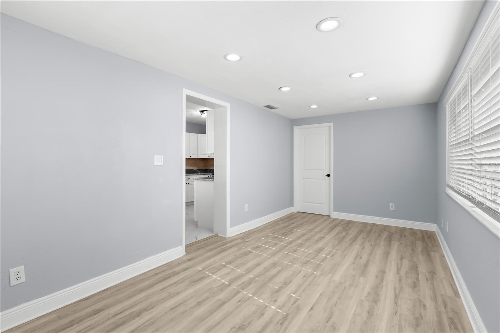 3921 W GRAY ST — photo 21