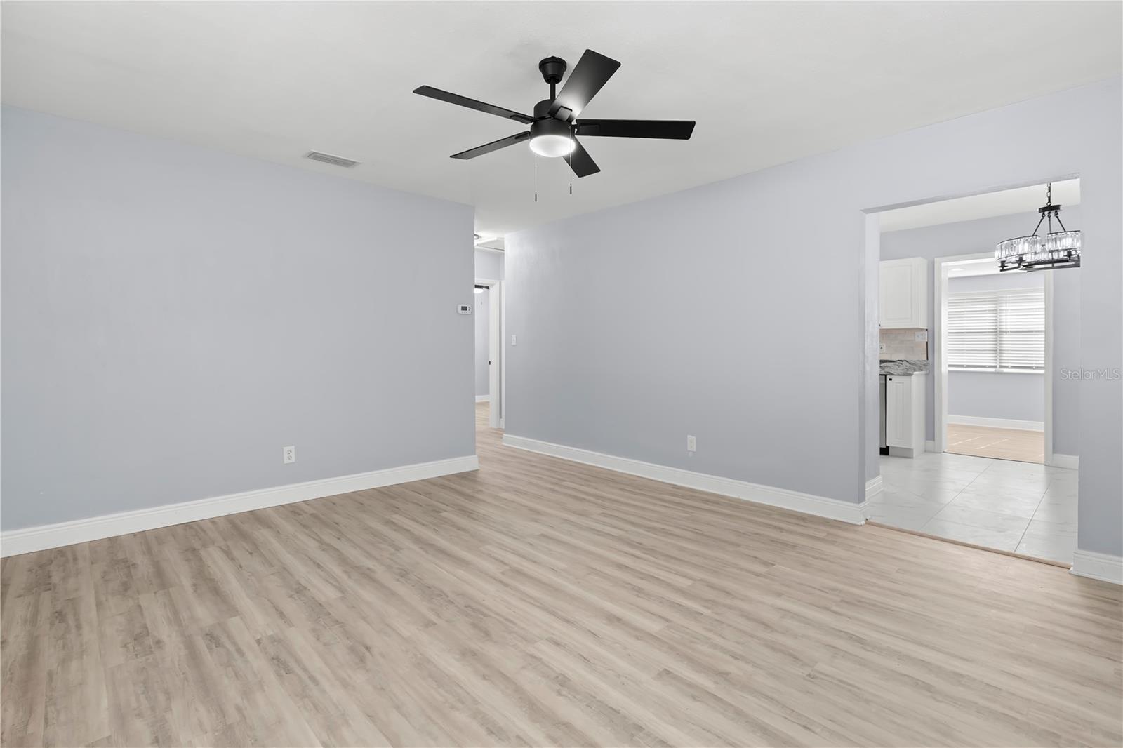 3921 W GRAY ST — photo 18