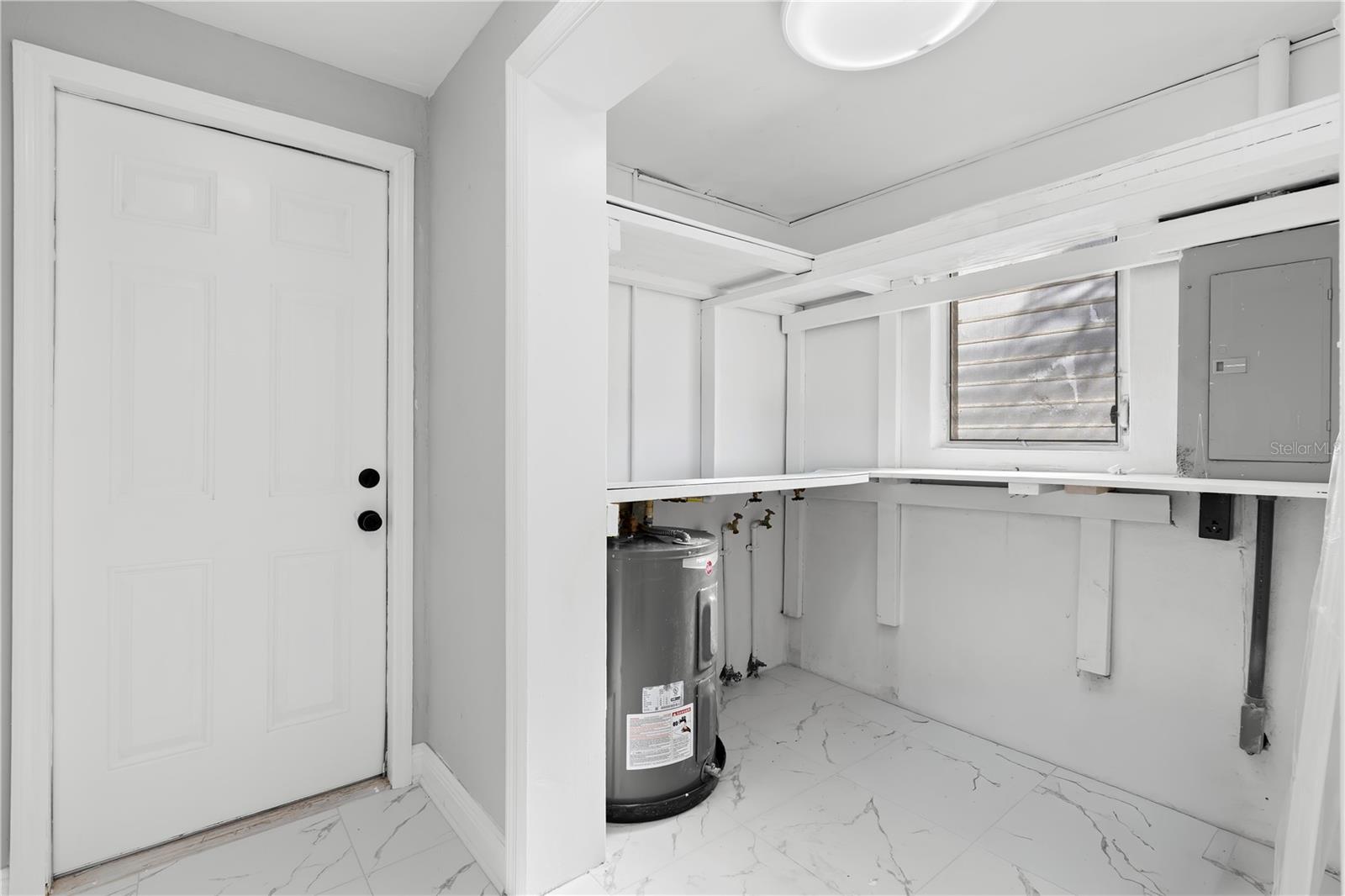 3921 W GRAY ST — photo 25
