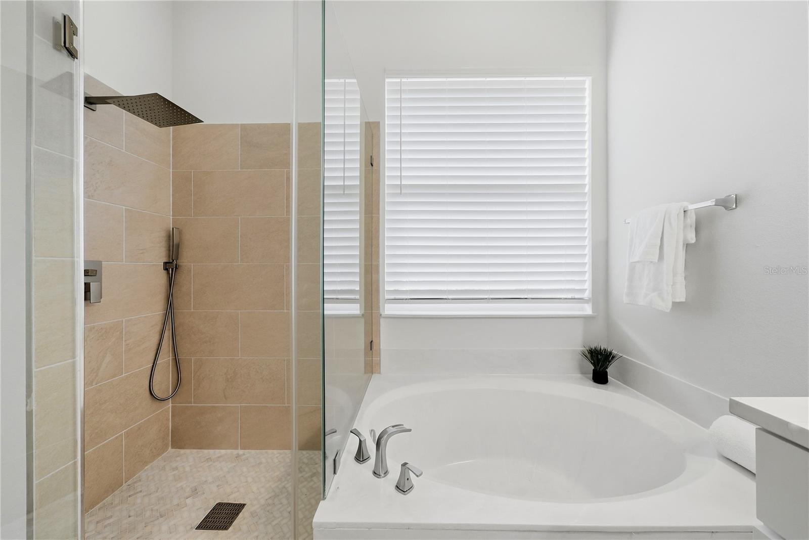 6817 SUPERIOR STREET CIR — photo 34