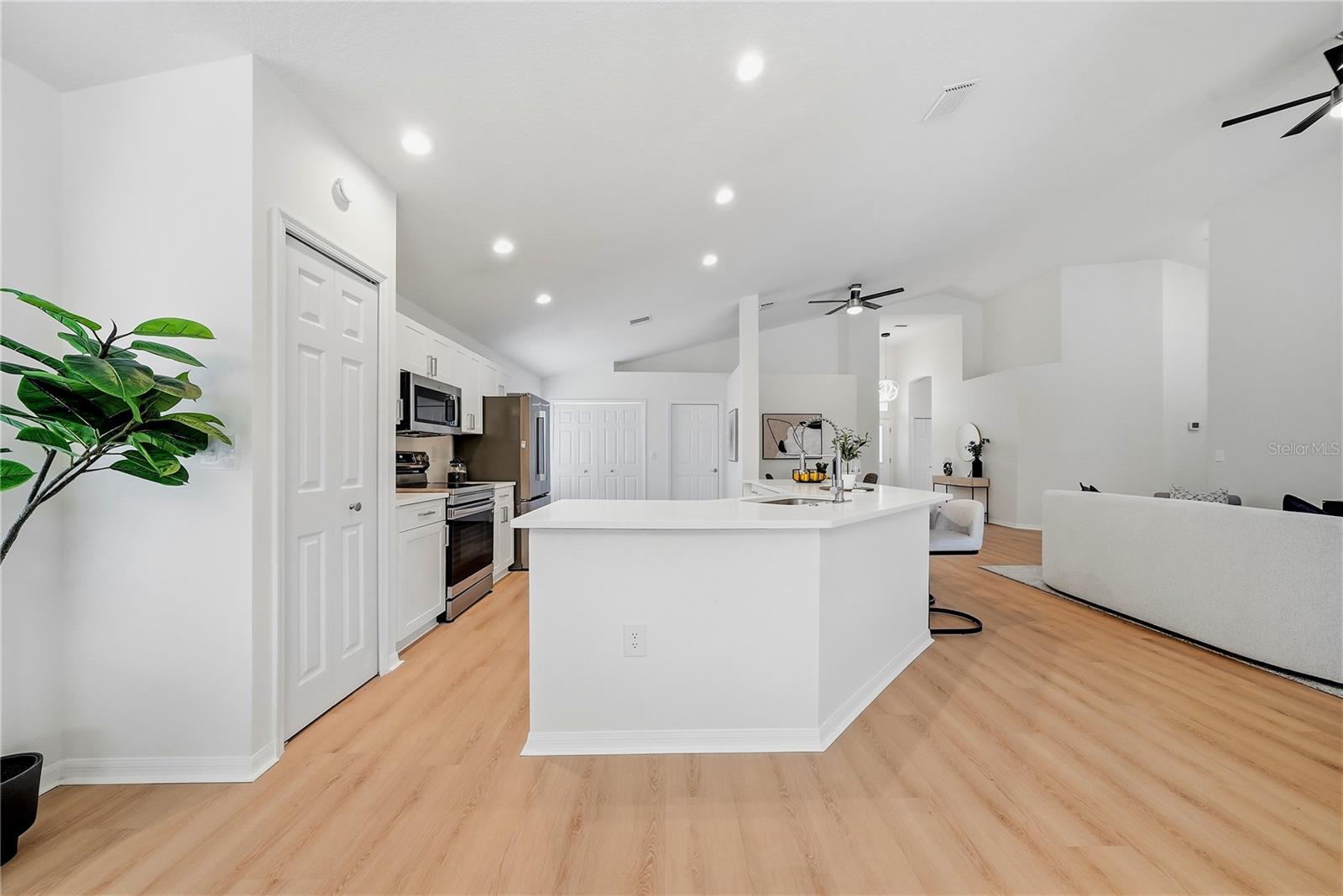 6817 SUPERIOR STREET CIR — photo 14