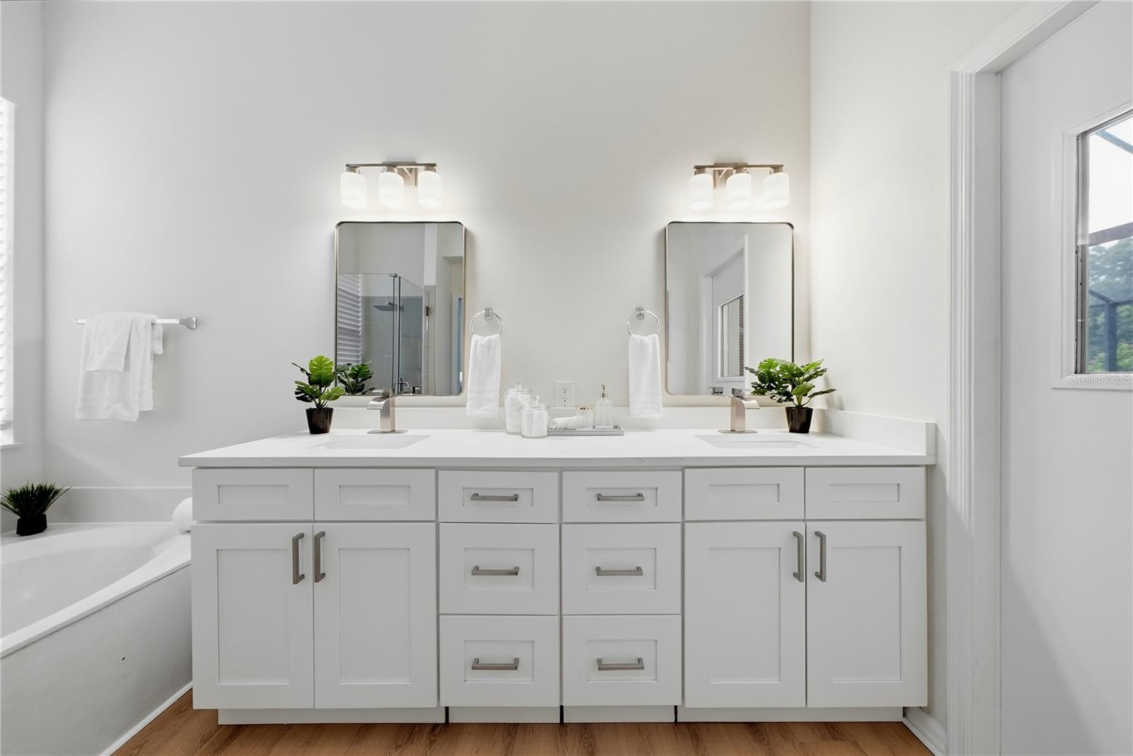 6817 SUPERIOR STREET CIR — photo 32