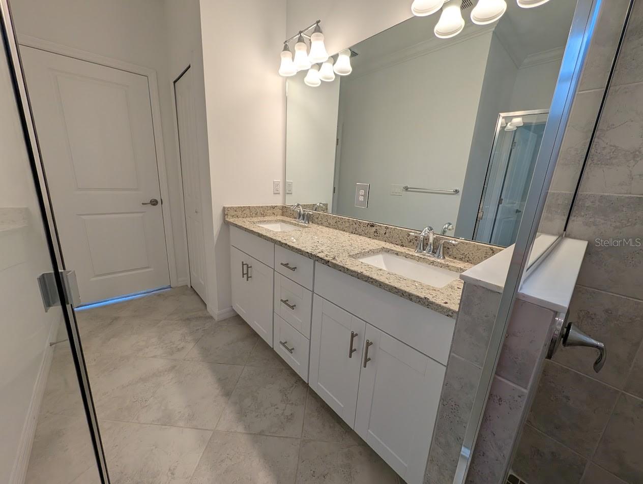 11100 BALFOUR ST — photo 34
