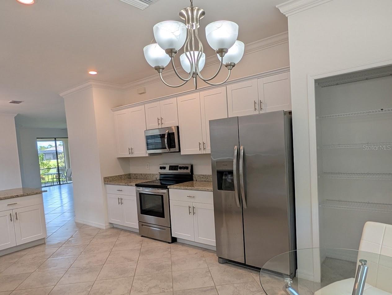 11100 BALFOUR ST — photo 10