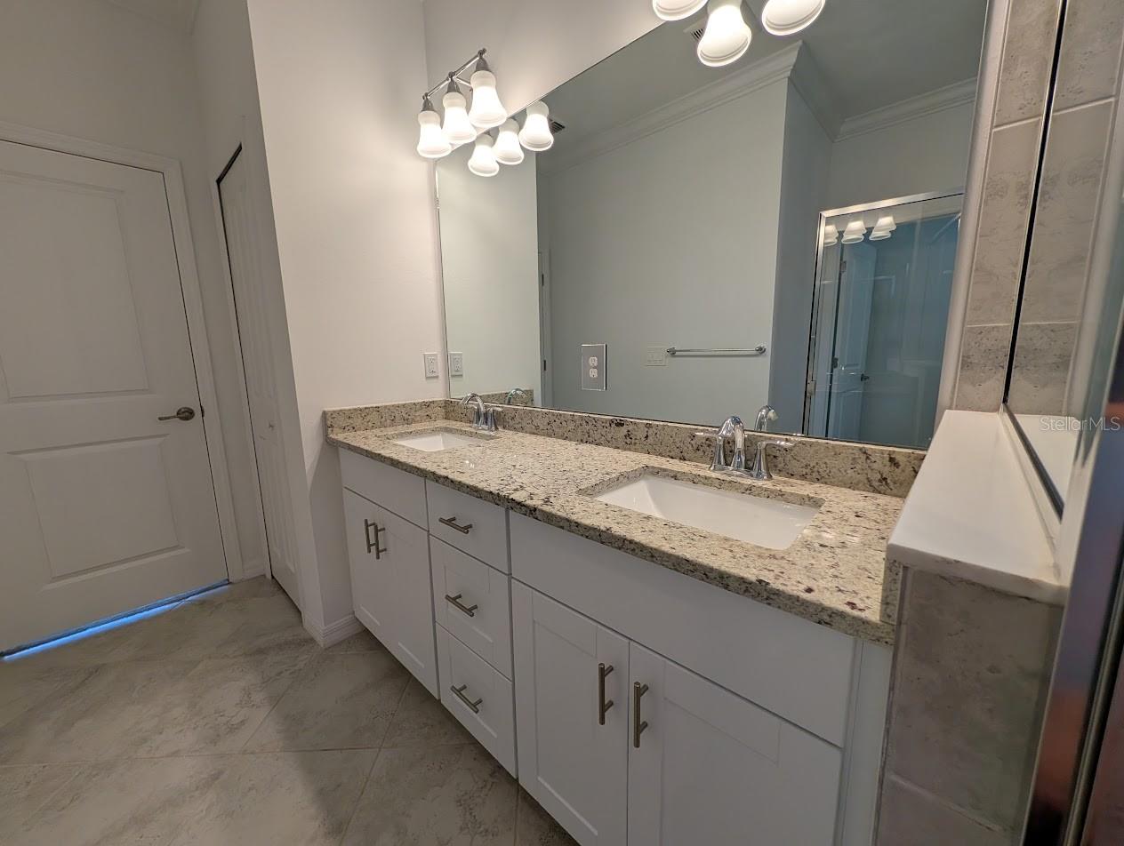 11100 BALFOUR ST — photo 33