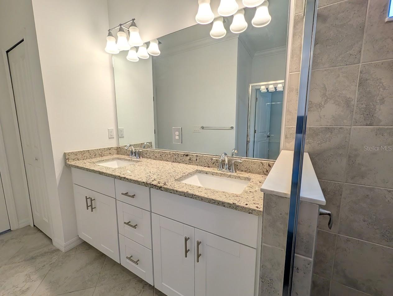11100 BALFOUR ST — photo 31