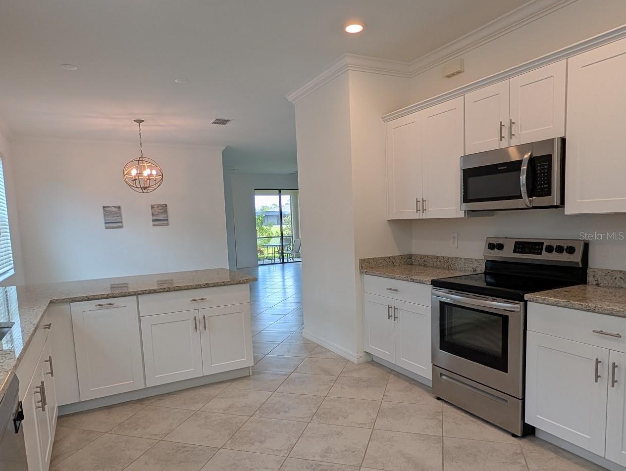 11100 BALFOUR ST — photo 11