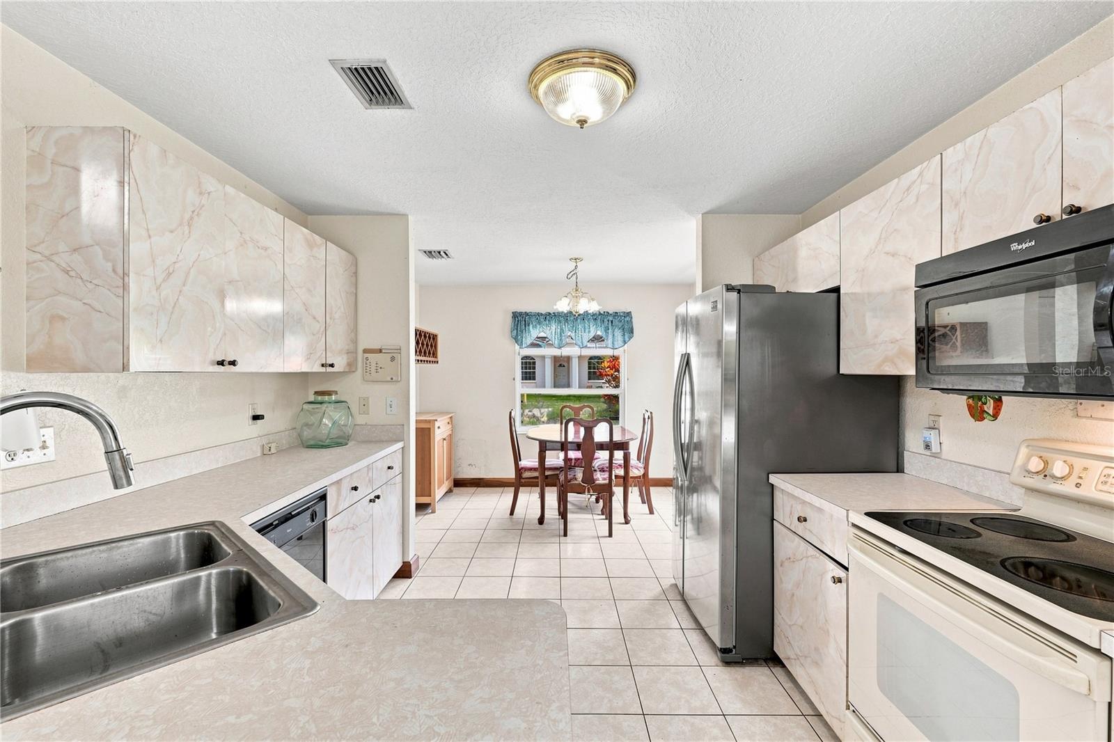 1220 ALEXANDER WAY — photo 8