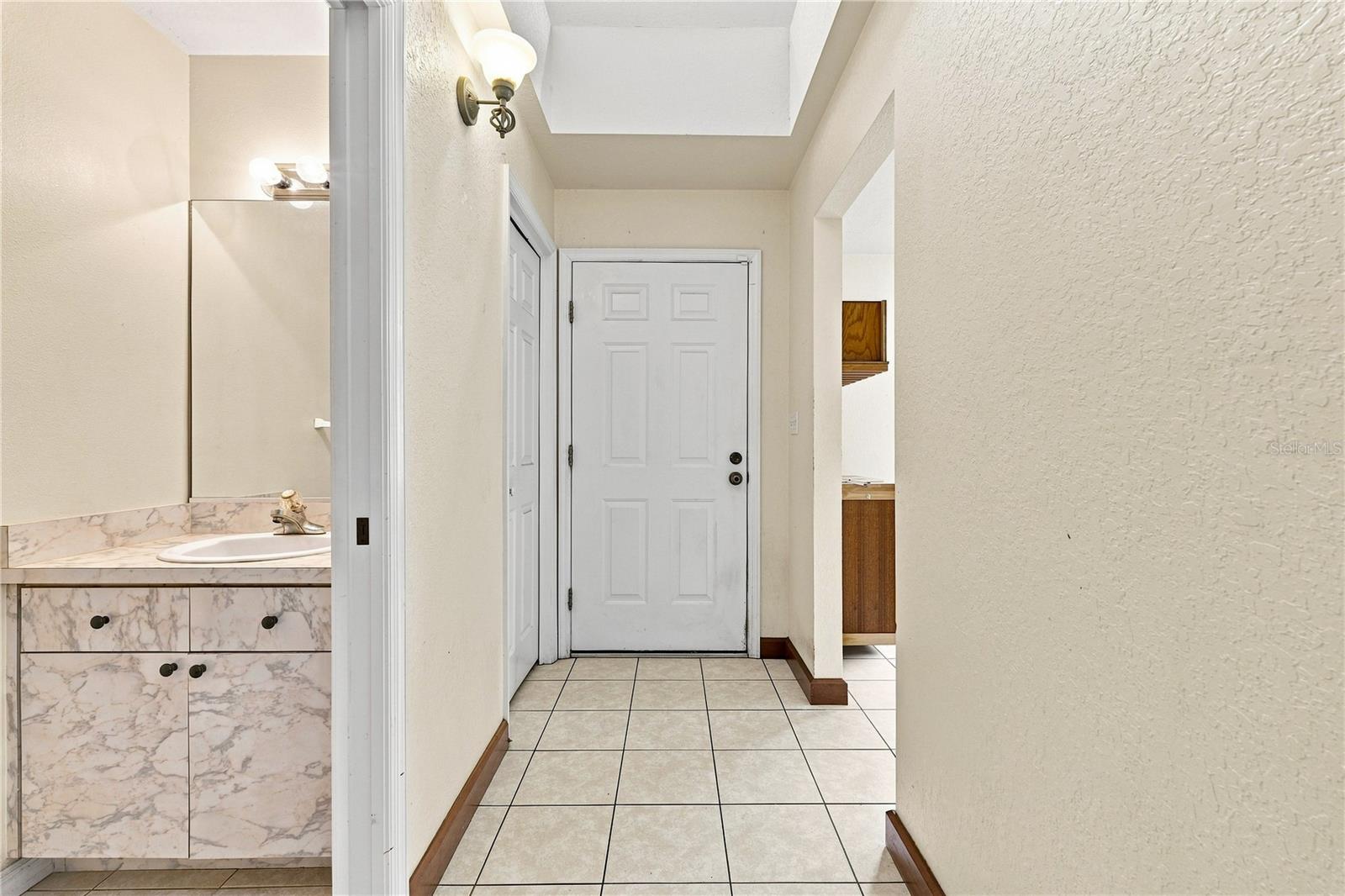 1220 ALEXANDER WAY — photo 3