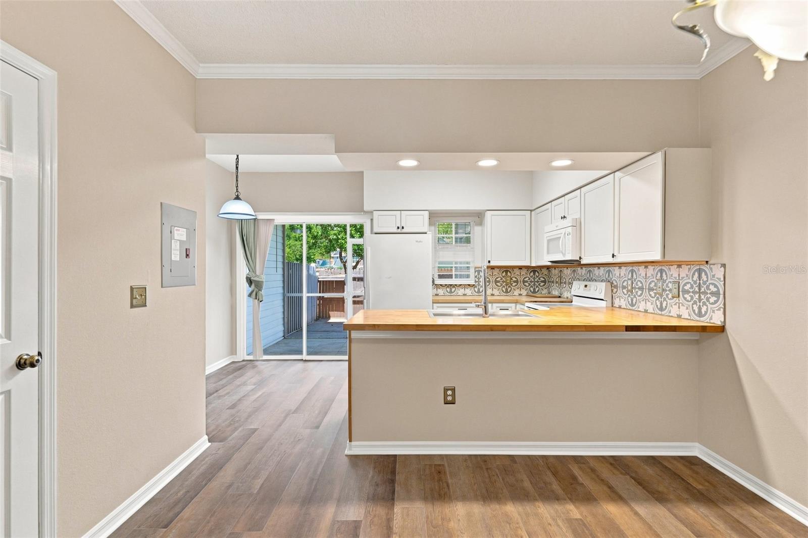 2725 PENZANCE ST — photo 9