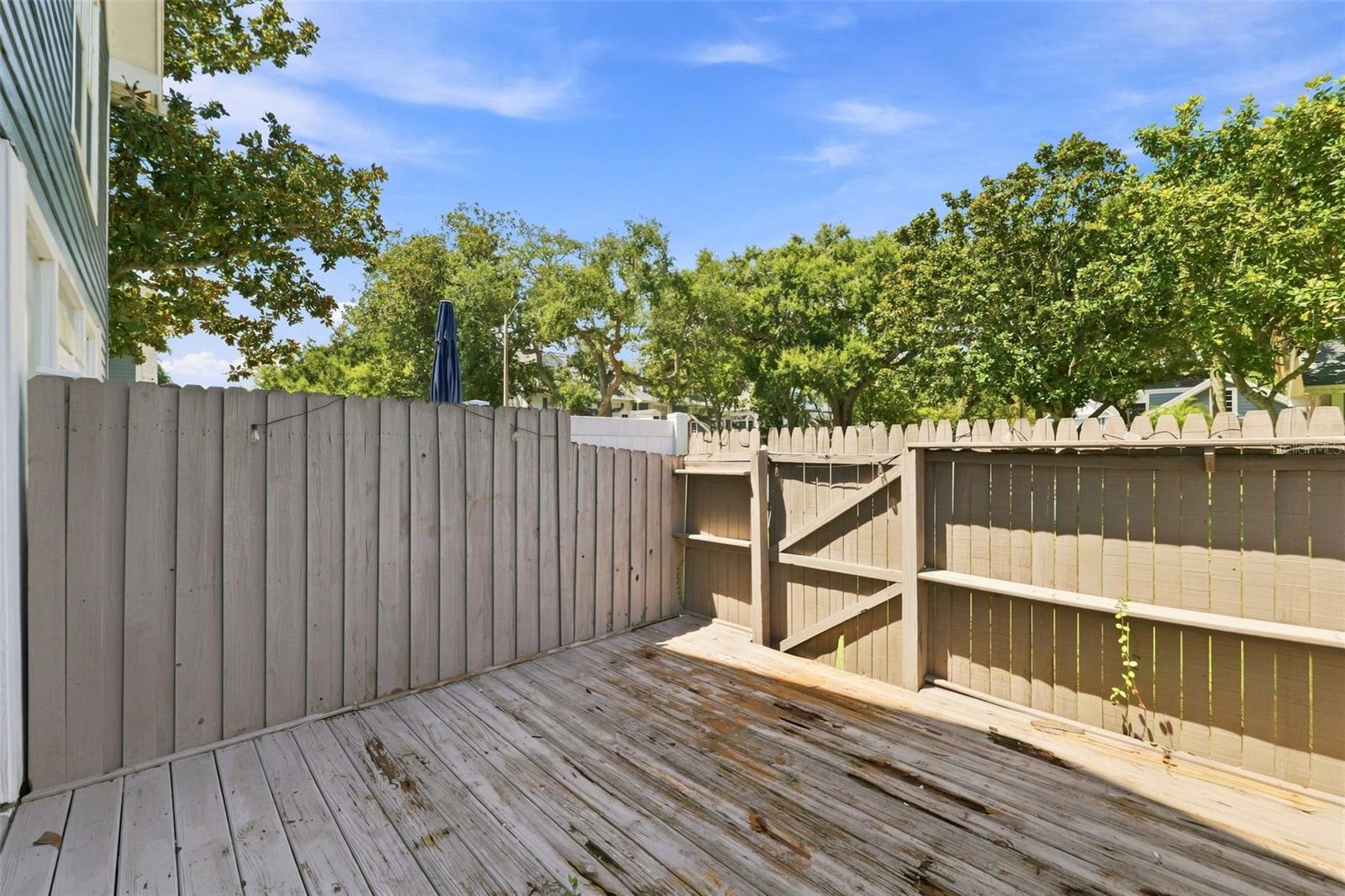 2725 PENZANCE ST — photo 10