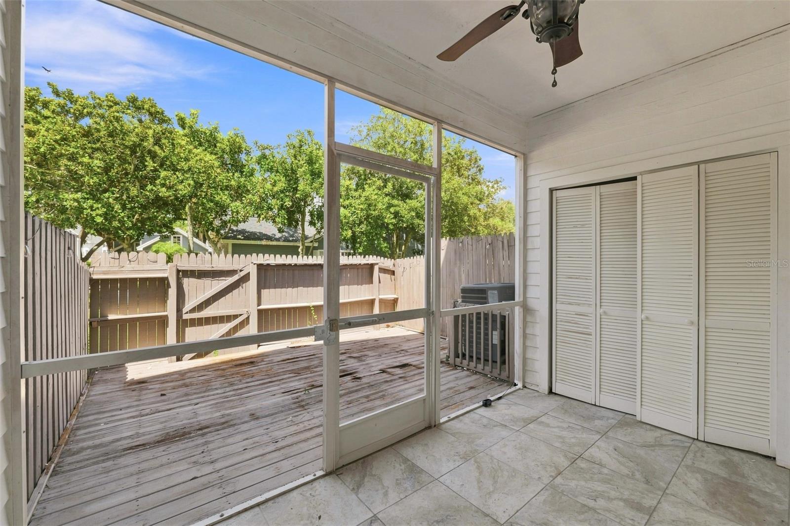 2725 PENZANCE ST — photo 27