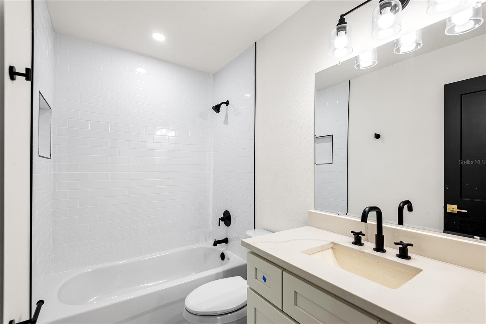 3011 W BINNICKER AVE #A — photo 7