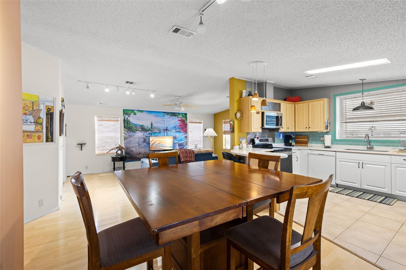 357 MOUNT SAXON AVE NE #323 — photo 10