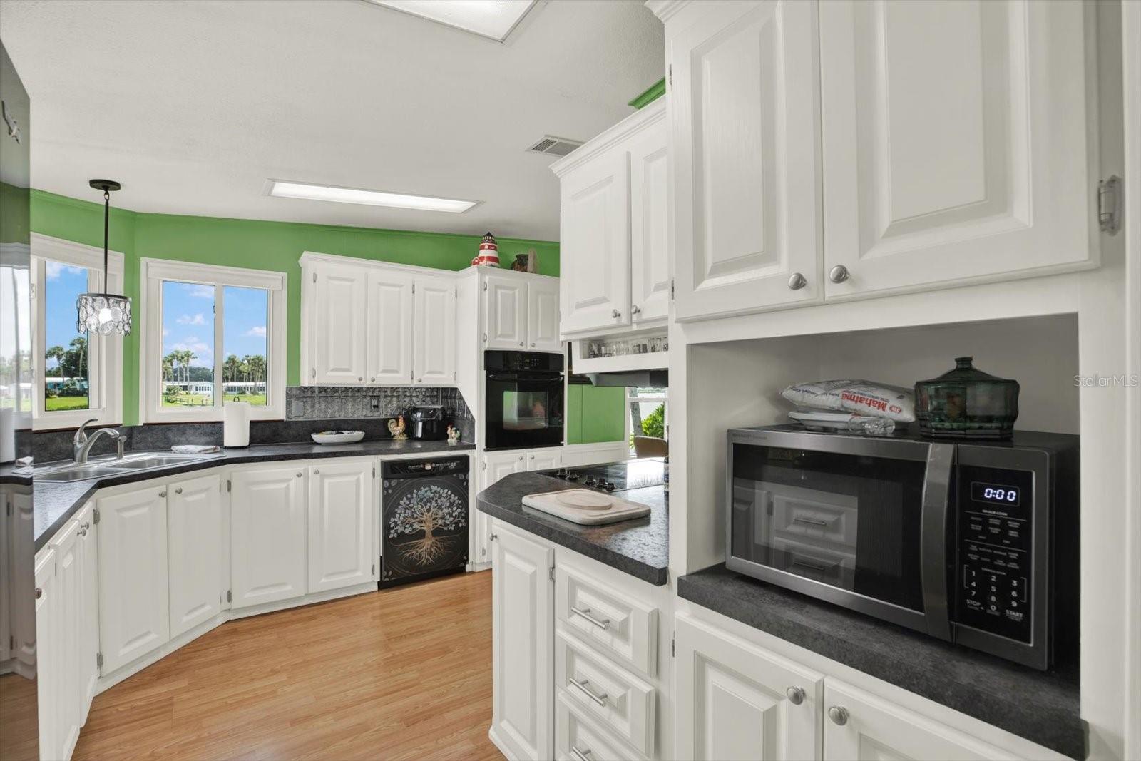 8479 IMPERIAL CIR — photo 18