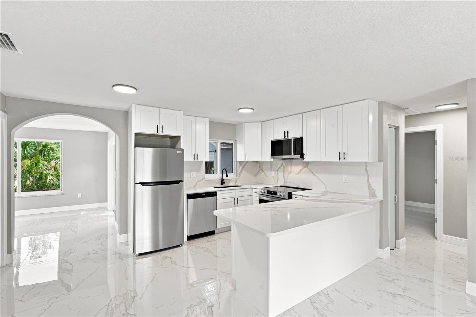 7033 WENTWORTH WAY — photo 9