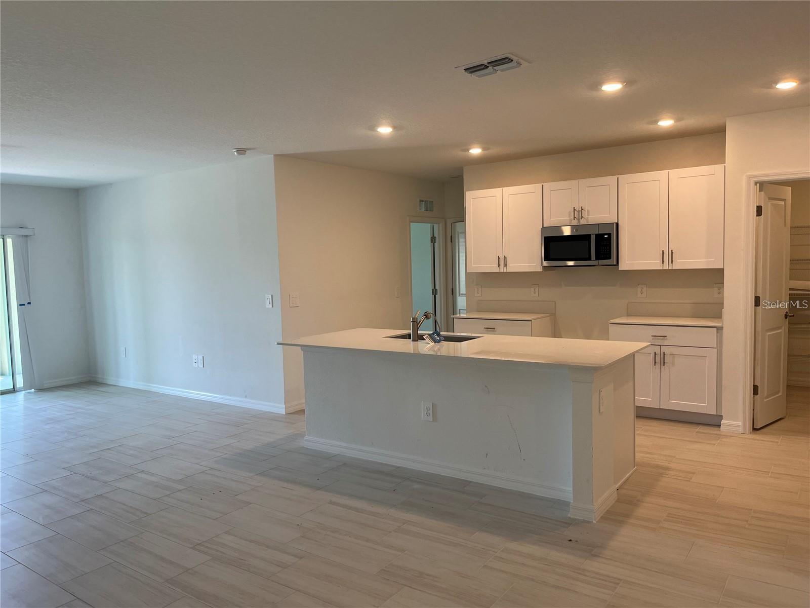 11186 RADIANT SHORE LOOP — photo 4