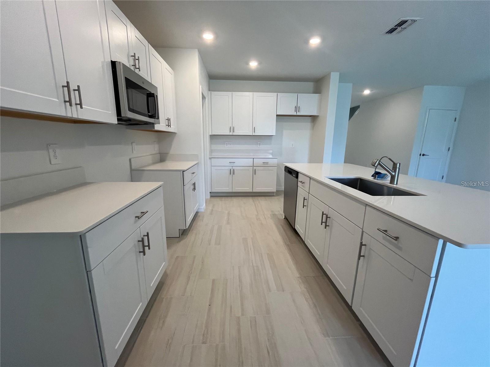 11186 RADIANT SHORE LOOP — photo 10