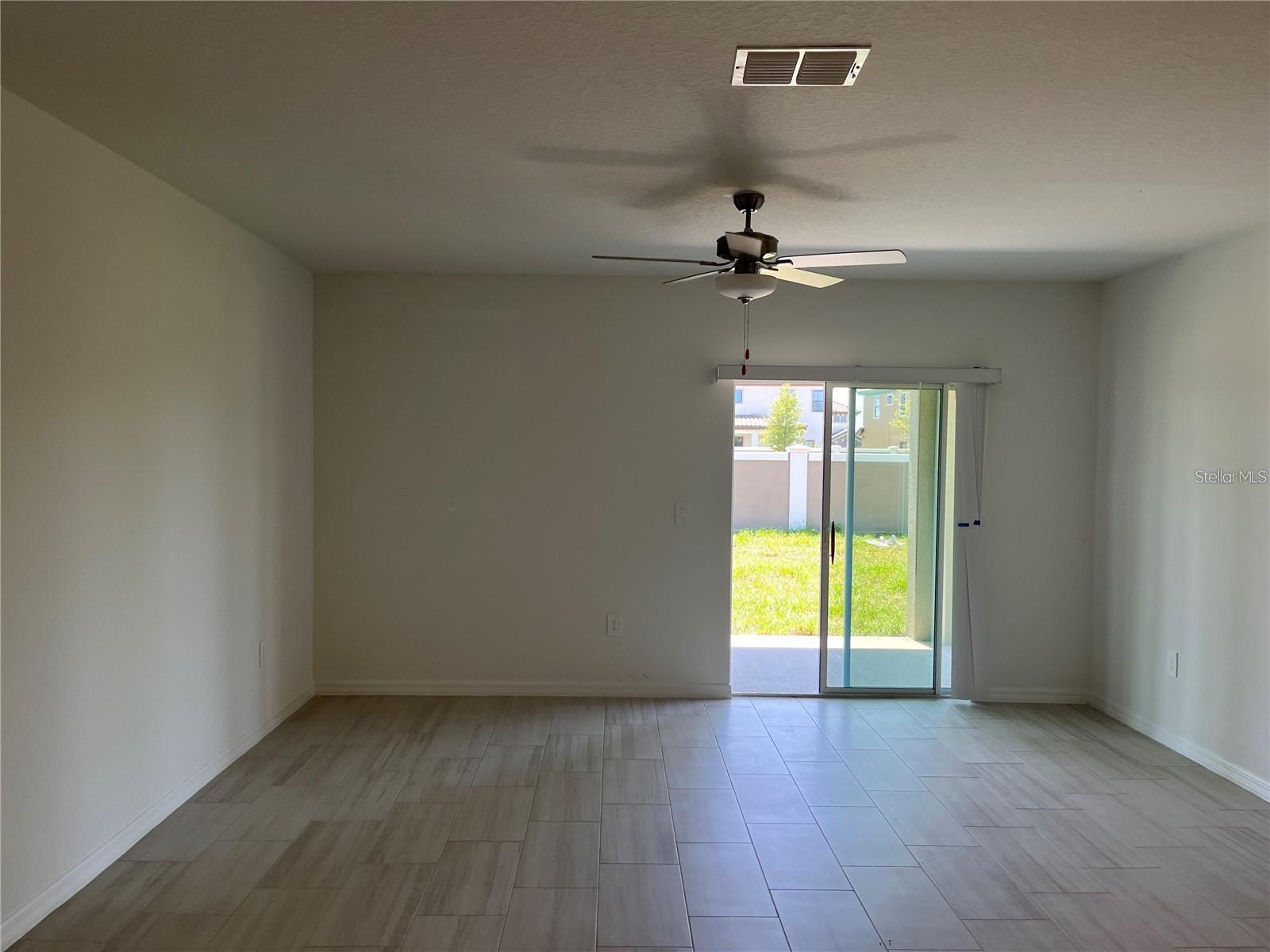 11186 RADIANT SHORE LOOP — photo 5