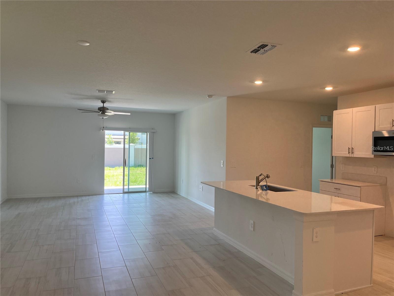 11186 RADIANT SHORE LOOP — photo 7