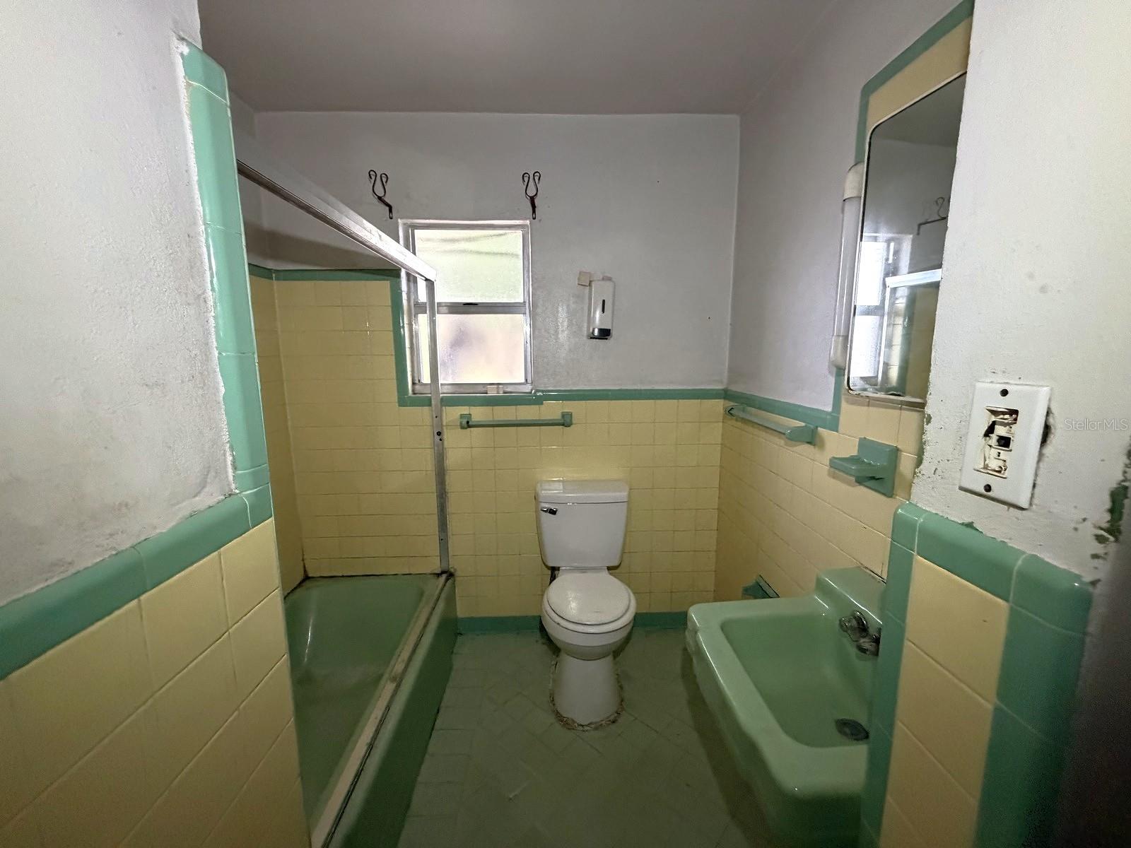 3801 E OSBORNE AVE — photo 15
