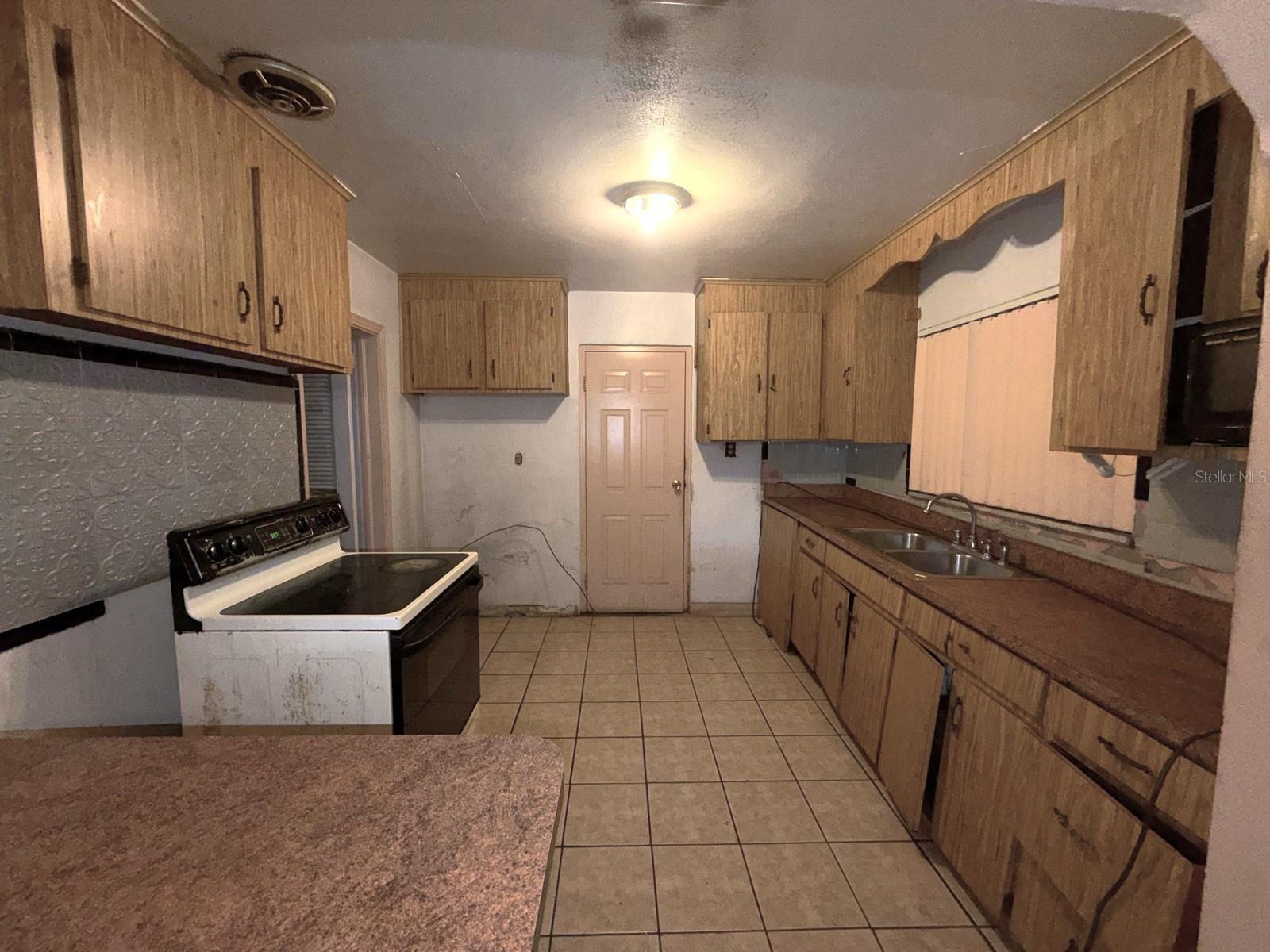 3801 E OSBORNE AVE — photo 8