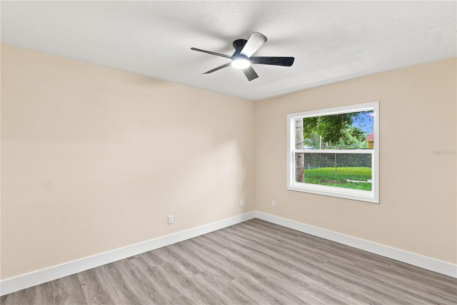 1105 PARK ST — photo 12